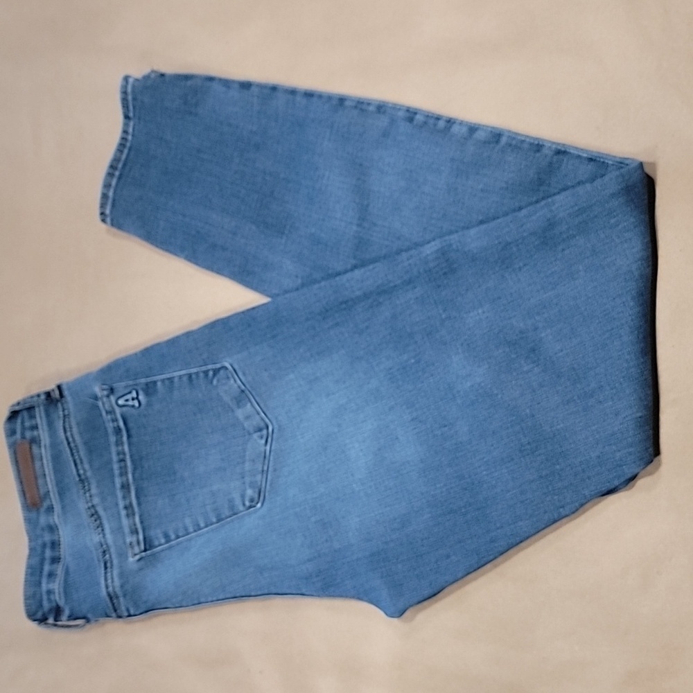 Articles of Society Size 30 Medium Wash Skinny Jeans, Used Condition.